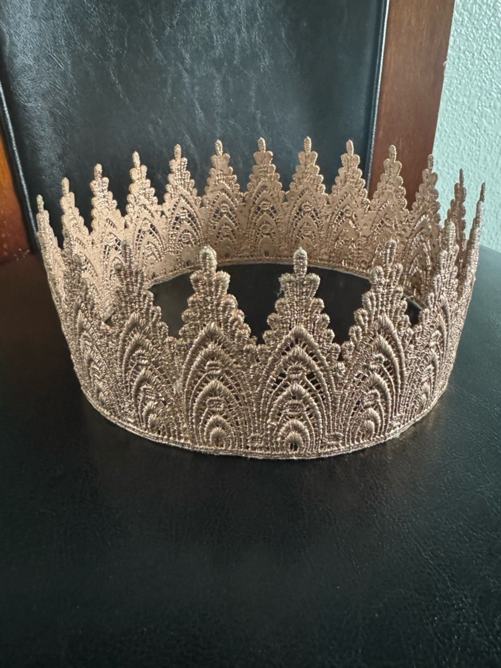 LUC Embroidered Lace Crown Headpiece in Metallic Rosegold